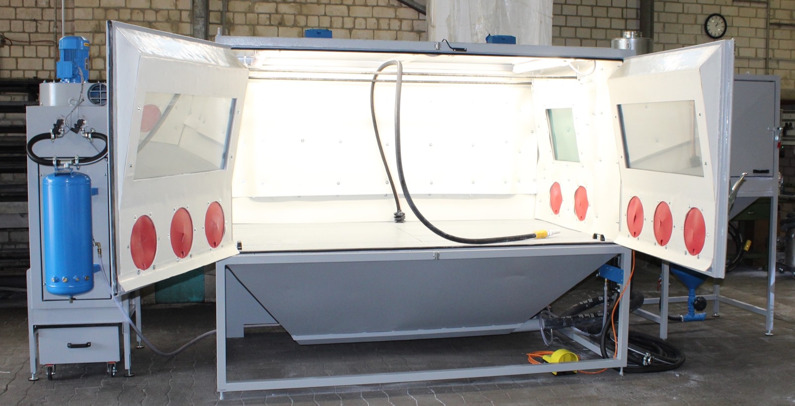 MB – Maxi-Strahlkabinen Typ Automotive – Bild 3